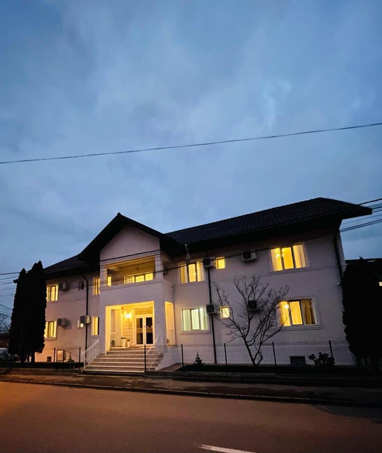 Cochet Boutique Hotel Târgu Jiu Exterior foto